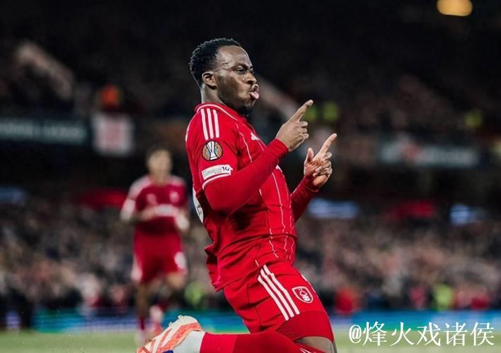 又一场3-0！英超54岁名帅力挽狂澜：7场4胜 带队双线狂奔