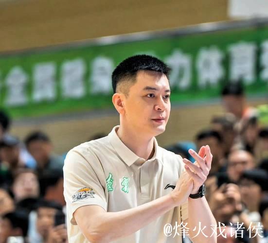 博主：杨鸣单独找王岚嵚和外援做针对性部署，付豪加练投篮